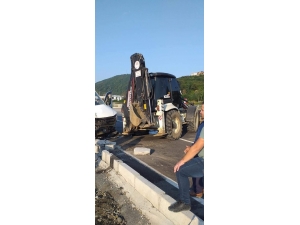 Öğrenci Servisi İle İş Makinesi Çarpıştı: 7 Yaralı