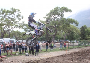 Zirve İçin Düşe Kalka Yarıştılar