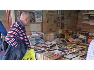Chp’li Belediyenin "Kitap Günleri" Etkinliği Tasarruf Tedbirlerine Takıldı