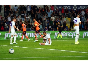 Süper Lig: Medipol Başakşehir: 2 - Çaykur Rizespor: 0 (İlk Yarı)