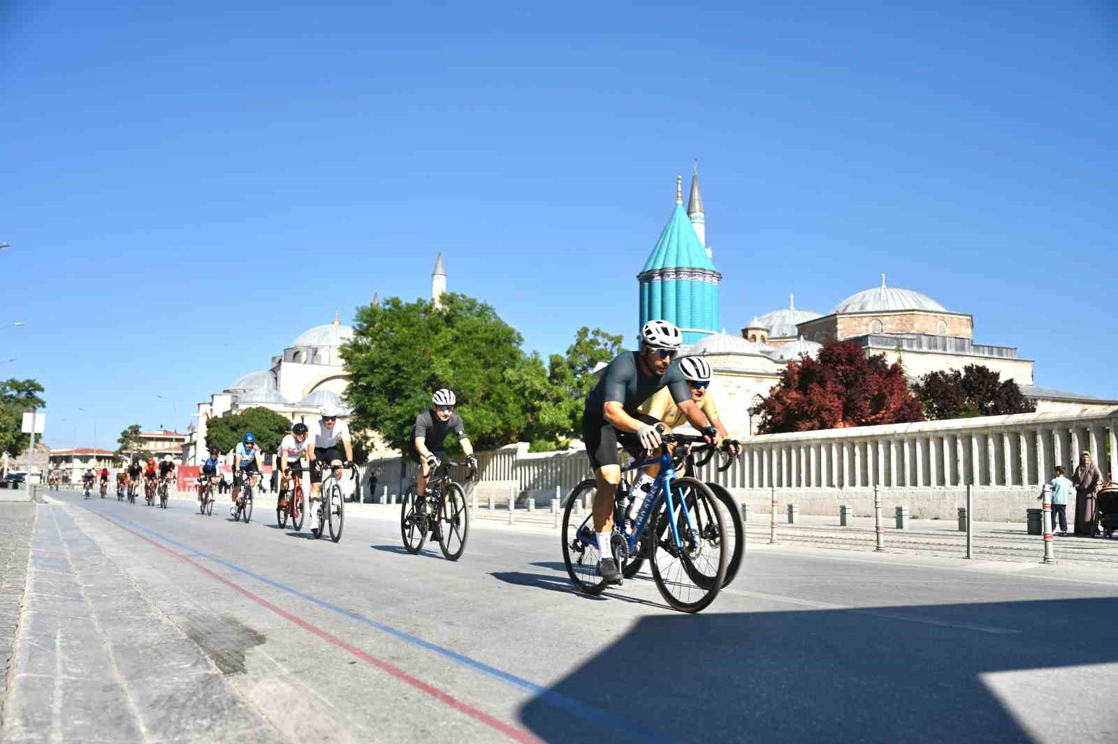 avrupa-bisiklet-baskenti-konya-da-granfondo-bisiklet-yol-yarisi-heyecani-yasandi