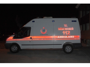 Köpeğe Çarpan Motosikletteki 2 Kişi Su Kanalına Düştü