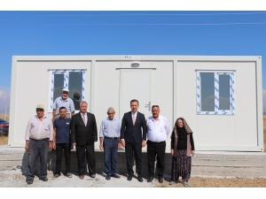 İhtiyaç Sahibi İki Aileye Konteyner Ev