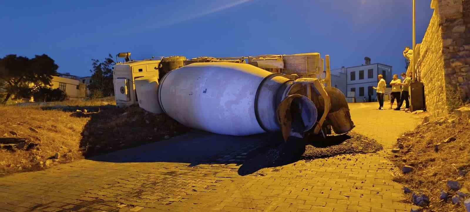 kahramanmaras-ta-beton-mikseri-devrildi-1-yarali