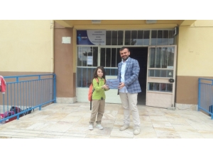 Yetenekli Öğrenciye Ödül