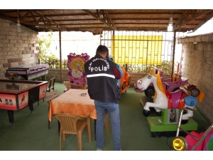 Çay Bahçesinde Hırsızlık