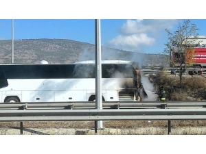 Seyir Halindeki Otobüste Yangın Çıktı