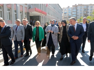 Bakan Selçuk, Balıkesir’i Rakamlarla Anlattı