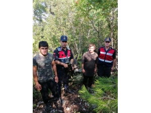 Sürüyü Bırakıp Kaybolan Çoban Kaya Blokları Arasında Bulundu