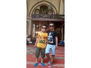 Polis Her Yerde Kayıp Kardeşleri Arıyor