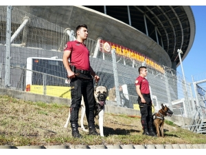 Fenerbahçeli Taraftarlar Stada Ulaştı