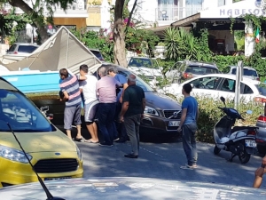 Kaş’ta İlginç Kaza: Tekne Otomobilin Üzerine Devrildi