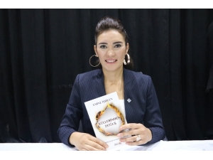 Genç Yazar İlk Kitabını Tanıttı