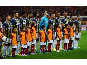 Fenerbahçe’de Yeniler, İlk Kez Galatasaray Derbisinde