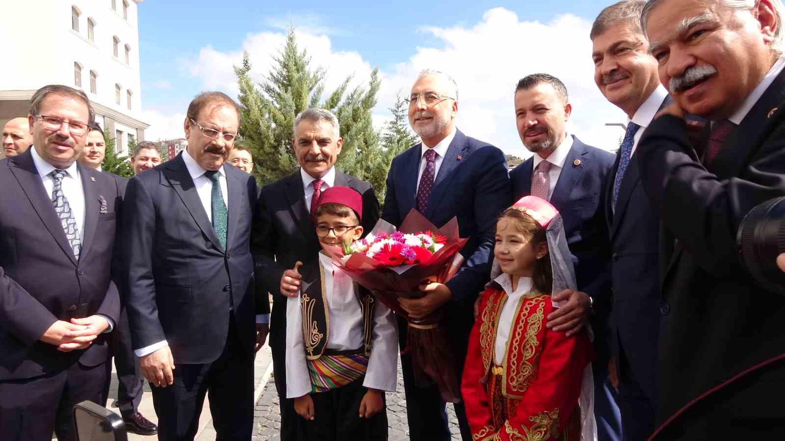 bakan-isikhan-terorsuz-turkiye-nin-kazanani-86-milyon-vatandasimiz-olacaktir