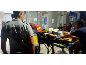 Yol Kenarında Yürüyen Yayaya Motosiklet Çarptı