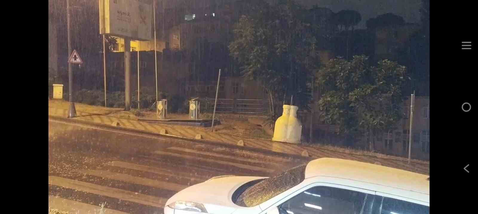 istanbul-da-beklenen-yagis-basladi