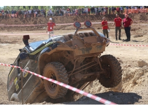 Off-road Yarışları Nefes Kesti