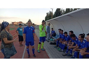 Hem Anne, Hem Muhtar Hem De Teknik Direktör