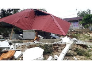 Endonezya’daki Depremde Ölü Sayısı 30’a Yükseldi