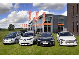 Elektrikli Araçlar Dizel Ve Benzinliyle Makası Kapatıyor