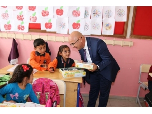 Başkan Altun’dan Öğrencilere Okuma Kitabı