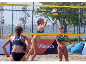 Plaj Voleybolu Balkan Şampiyonasında Zafer Türk Ekiplerin