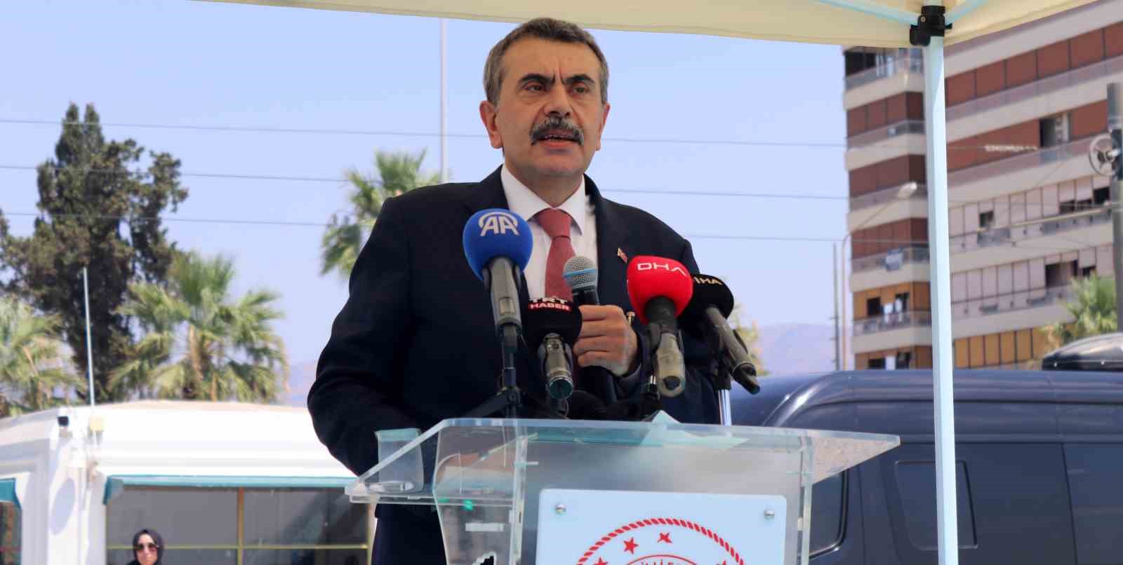 milli-egitim-bakani-tekin-cocuklarimizin-en-iyi-sekilde-yetismesi-icin-calisiyoruz