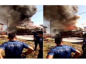 Avcılar Yeşilkent Mahallesi’nde Bulunan İki Gecekonduda Yangın Çıktı. Olay Yerine İtfaiye Ekipleri Sevk Edildi. Yangının Çocukların Oyunu Sırasında Çaktığı Öğrenildi. İtfaiyenin Yangına Müdahalesi Sürüyor.