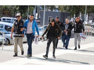 Bolu’da, Keklerin İçine Gizledikleri 225 Gram Uyuşturucu İle Yakalandılar