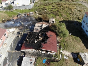 Avcılar’da Oyun Oynayan Çocuklar Önce Çadırı, Sonra Gecekonduyu Yaktı