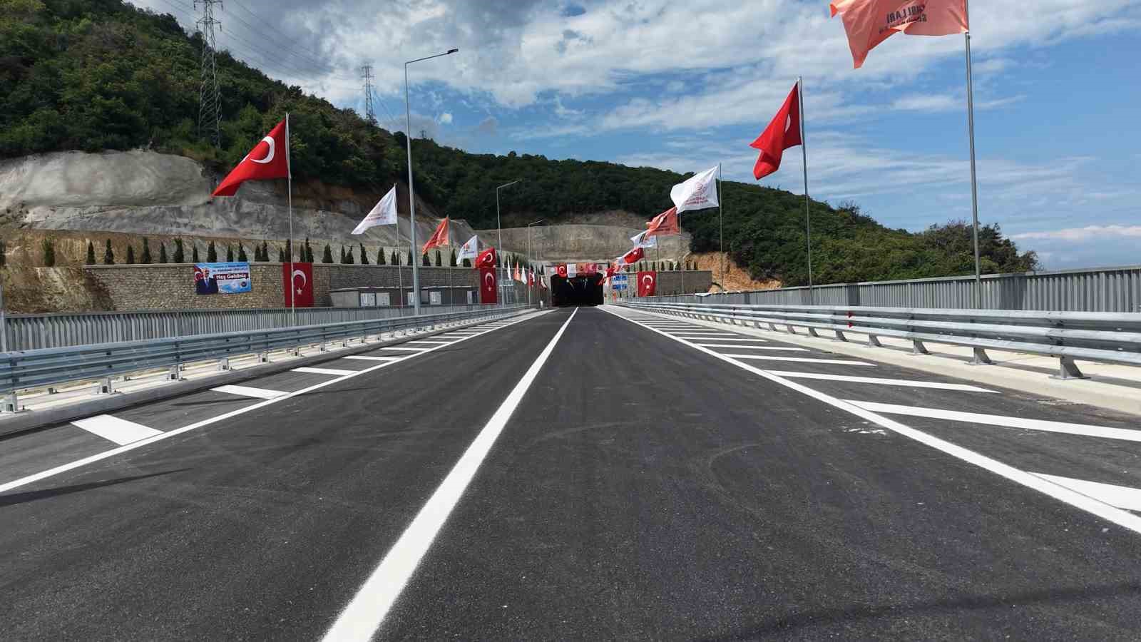yalova-armutlu-yolunda-tatilcilerin-cilesi-sona-erdi