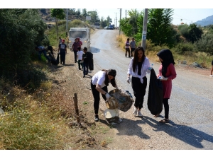 İklim Değişikliğine, Çevre Temizliği Yaparak Dikkat Çektiler
