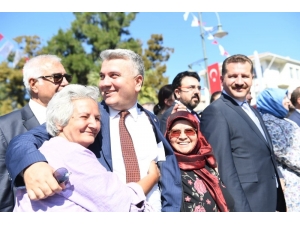 Ak Partili Milletvekiline Kadınların İlgisi