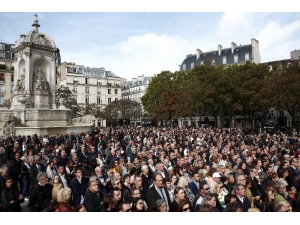 Fransa Eski Cumhurbaşkanı Chirac İçin Cenaze Töreni Düzenlendi