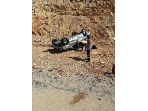 Takla Atan Otomobilin Sürücüsü Yaralandı