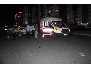 Diyarbakır’da Otomobil Ambulansa Çarptı