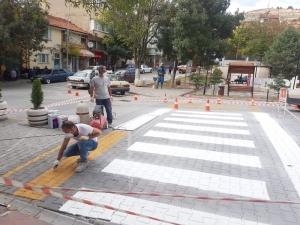 Emet’te Yaya Geçidi Çizgileri Yenileniyor