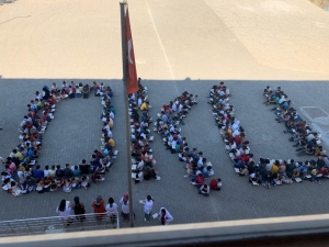 Uludere’de Öğrenci Ve Öğretmenler Bahçede Kitap Okudu