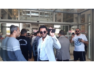 Boşanma Aşamasında Olduğu Eşi Seren Serengil’e Psikolojik Ve Fiziksel Şiddet Uyguladığı İddiasıyla Hakkında Bulunan 1 Ay Süreyle Uzaklaştırma Ve Koruma Tedbiri Kararını İhlal Ettiği Gerekçesiyle 3 Gün Zorlama Hapsine Çarptır