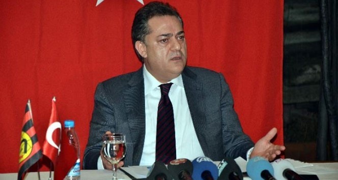 efsane-baskan-halil-unal-eskisehirspor-icin-kollari-sivadi