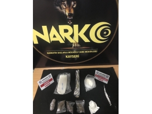 Uyuşturucuyu Kapı Pervazına Gizlemiş