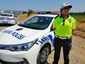 Edremit’te Trafiğe Kadın Eli