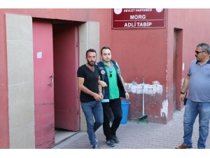 Göğüs Ve Boğazından Bıçaklanan Kadının Tedavisi Sürüyor