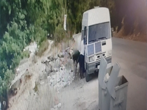 Çanakkale’deki Bir Grup Çadır Eylemcisi, Bir Römork Dolusu Kilit Taşını Çaldı