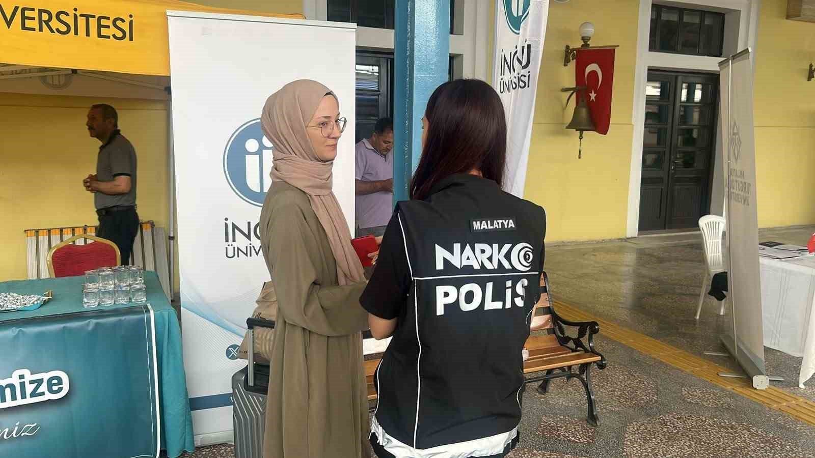 malatya-da-universite-ogrencileri-ve-velilere-bilgilendirme