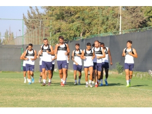 Hatayspor’u Altyapı Antrenörleri Çalıştırdı