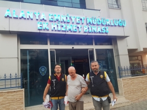 76’lık Dede Dolandırıcı Çıktı