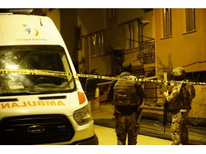Teröristlerin Cesetleri Evden Çıkarıldı
