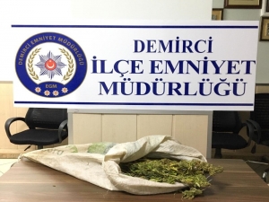 Demirci’de 422 Gram Esrar Maddesi Ele Geçirildi